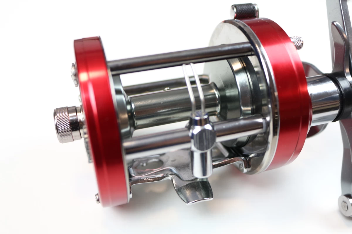 PENN Abu 7001 C Red Left Hand Wind 5 PENN Abu 7001 C Red Left Hand Wind - Image 3