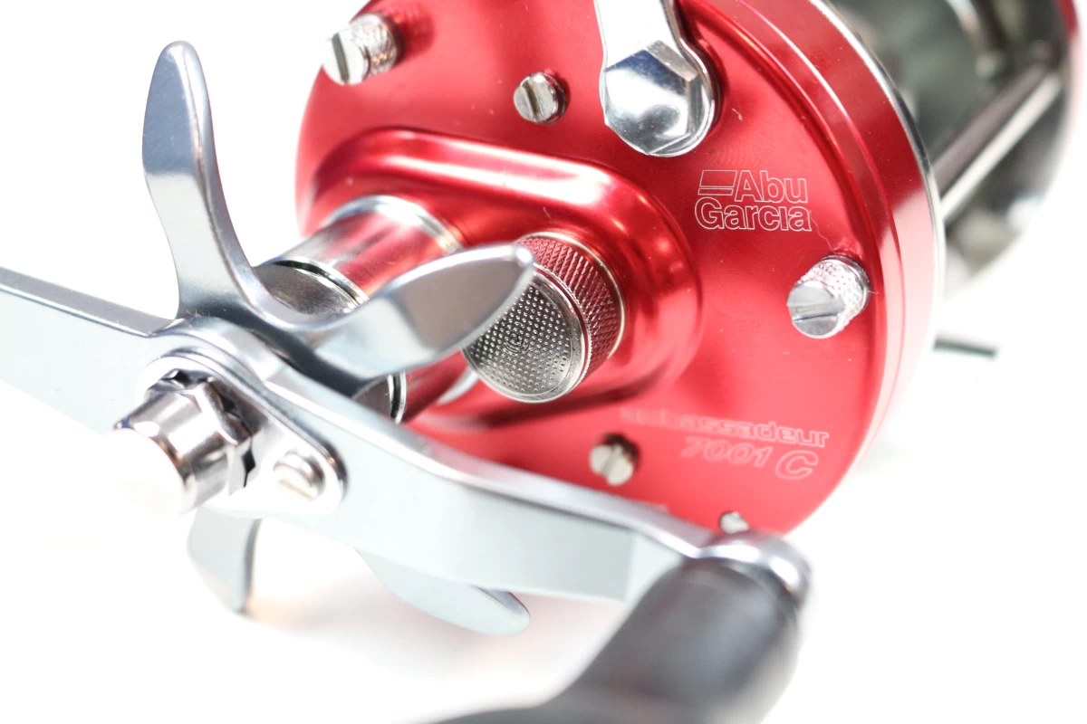 PENN Abu 7001 C Red Left Hand Wind 4 PENN Abu 7001 C Red Left Hand Wind - Image 2